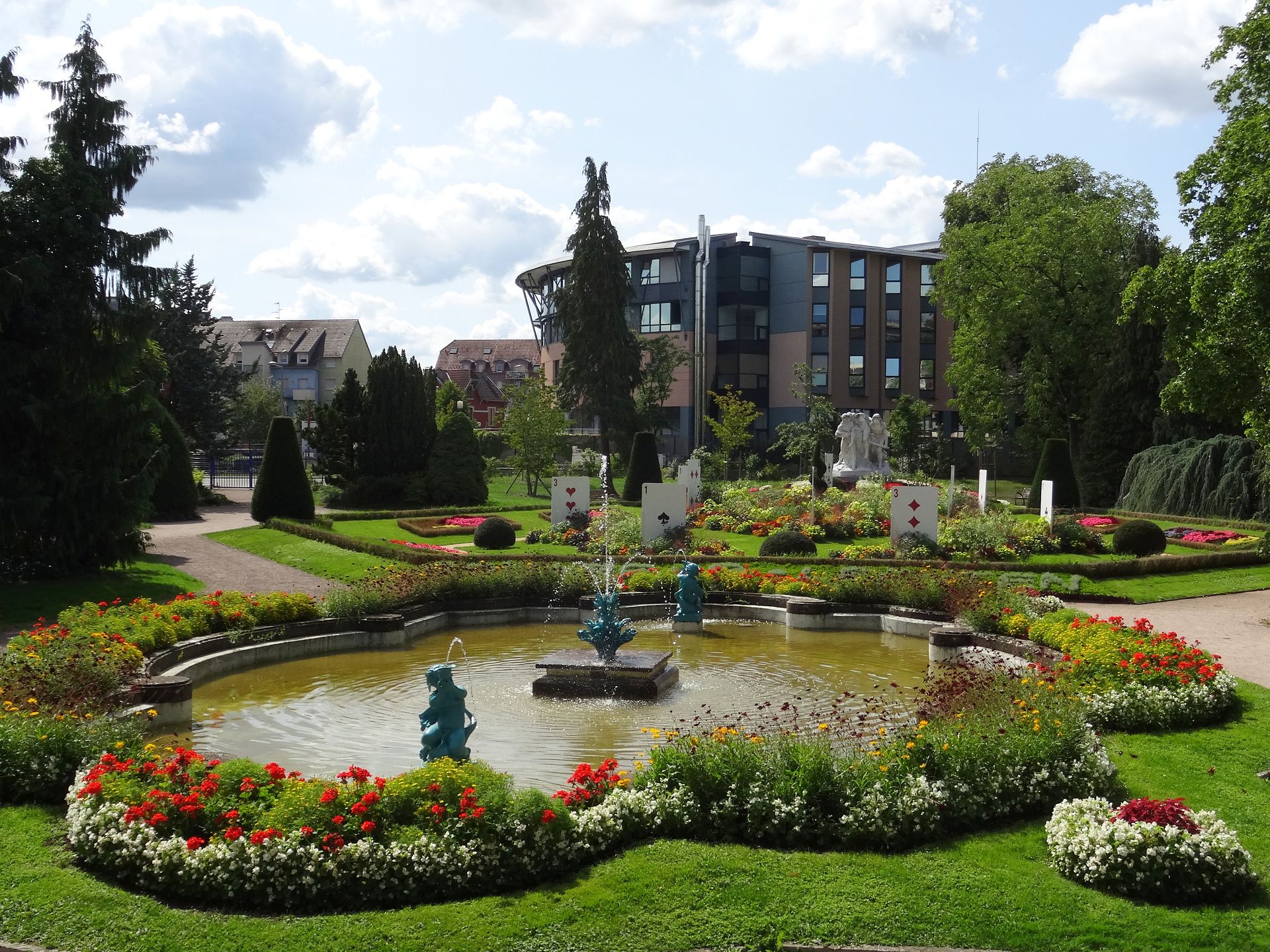 Lechten Square